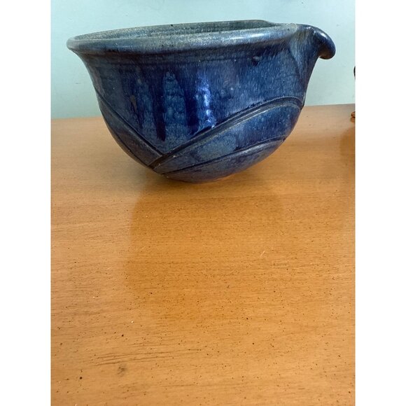 Vintage 1982 Signed Blue Glazed Ceramic Mixing Bowl With Pour Spout Handcrafted - Picture 4 of 6